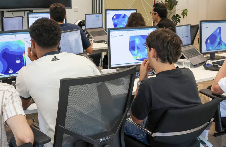 Training Simulation met studenten van Forze Delft